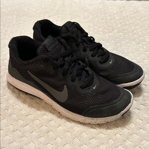 Nike Women's Flex Experience RN 4